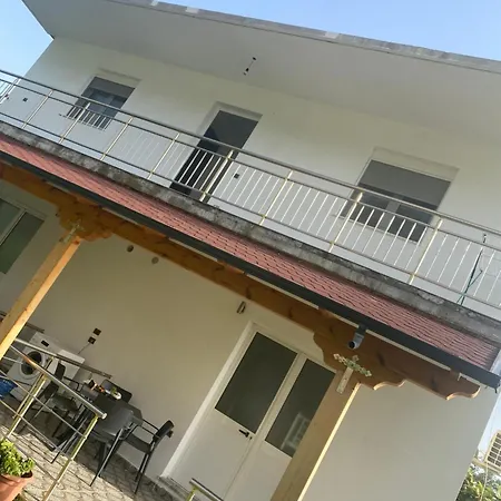 Guest house Malaj