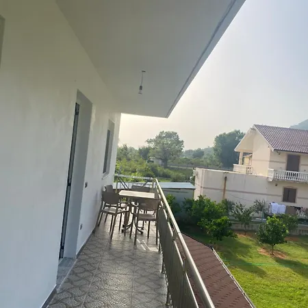 Guest house Malaj *